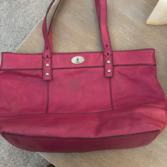 Fossil magenta all leather shoulder bag w/zip closure. Red interior. EUC. - Picture 10 of 10